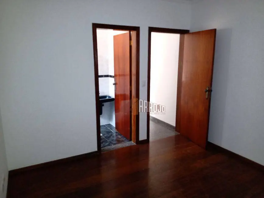 Sobrado com 3 quartos para alugar, 120m2 em Vila Rio Branco, São Paulo - SP - imagem 4 Foto 4 de Sobrado com 3 quartos para alugar, 120m2 em Vila Rio Branco, São Paulo - SP