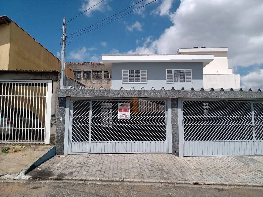 Sobrado com 3 quartos para alugar, 120m2 em Vila Rio Branco, São Paulo - SP - imagem 1 Foto 1 de Sobrado com 3 quartos para alugar, 120m2 em Vila Rio Branco, São Paulo - SP