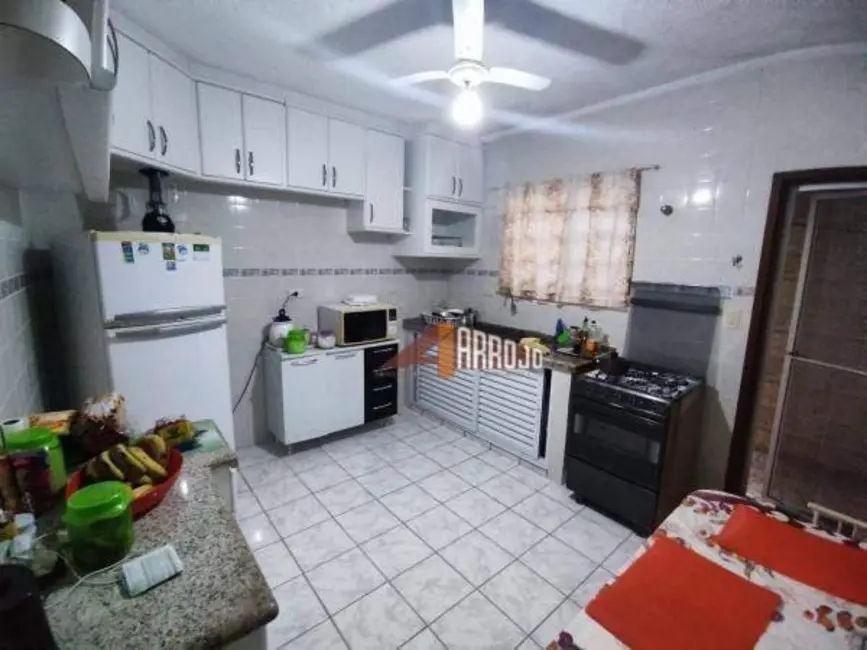 Foto 1 de Casa com 3 quartos à venda, 300m2 em Ubatuba - SP