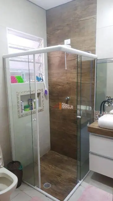 Foto 3 de Casa com 2 quartos à venda, 180m2 em Vila Araguaia, São Paulo - SP