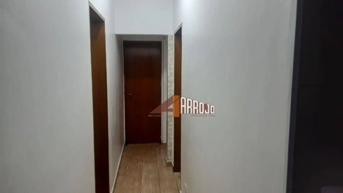 Foto 2 de Casa com 2 quartos à venda, 180m2 em Vila Araguaia, São Paulo - SP