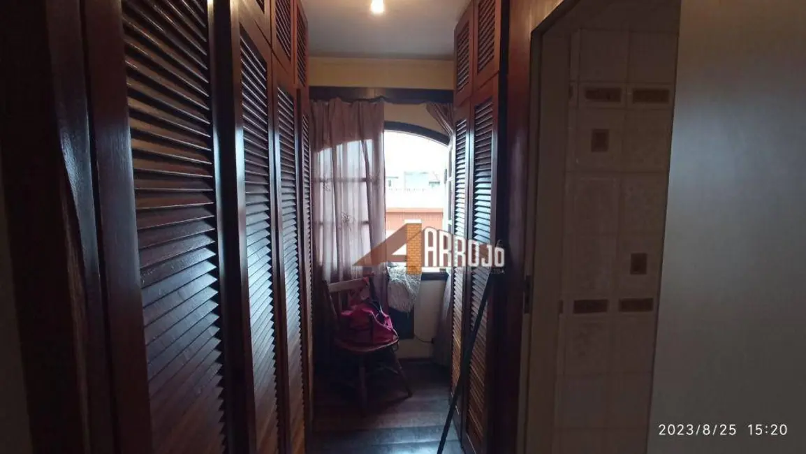 Foto 9 de Sobrado com 5 quartos à venda, 184m2 em Vila Domitila, São Paulo - SP