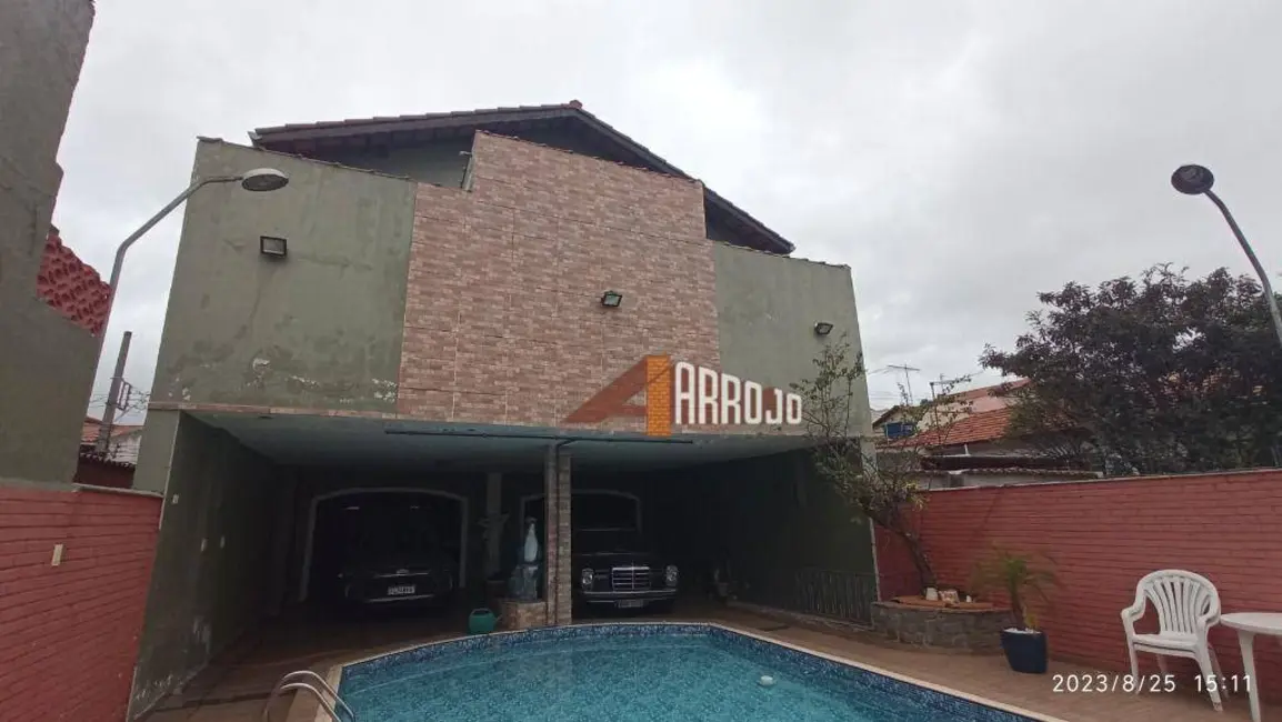Sobrado com 4 quartos à venda, 184m2 em Vila Domitila, São Paulo - SP - imagem 1 Foto 1 de Sobrado com 4 quartos à venda, 184m2 em Vila Domitila, São Paulo - SP