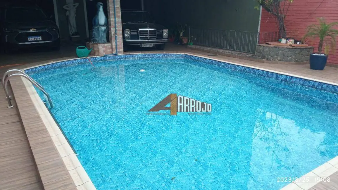 Sobrado com 4 quartos à venda, 184m2 em Vila Domitila, São Paulo - SP - imagem 2 Foto 2 de Sobrado com 4 quartos à venda, 184m2 em Vila Domitila, São Paulo - SP