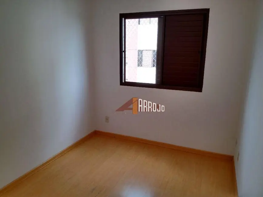 Foto 3 de Apartamento com 3 quartos para alugar, 92m2 em Vila Araguaia, São Paulo - SP