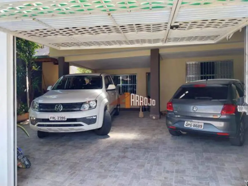 Foto 3 de Casa com 3 quartos à venda, 500m2 em Jardim Pinheirinho, Itaquaquecetuba - SP