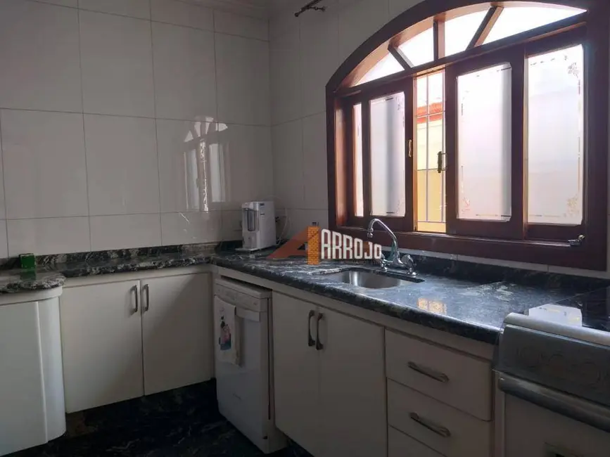 Foto 4 de Casa com 3 quartos à venda, 240m2 em Vila São Geraldo, São Paulo - SP