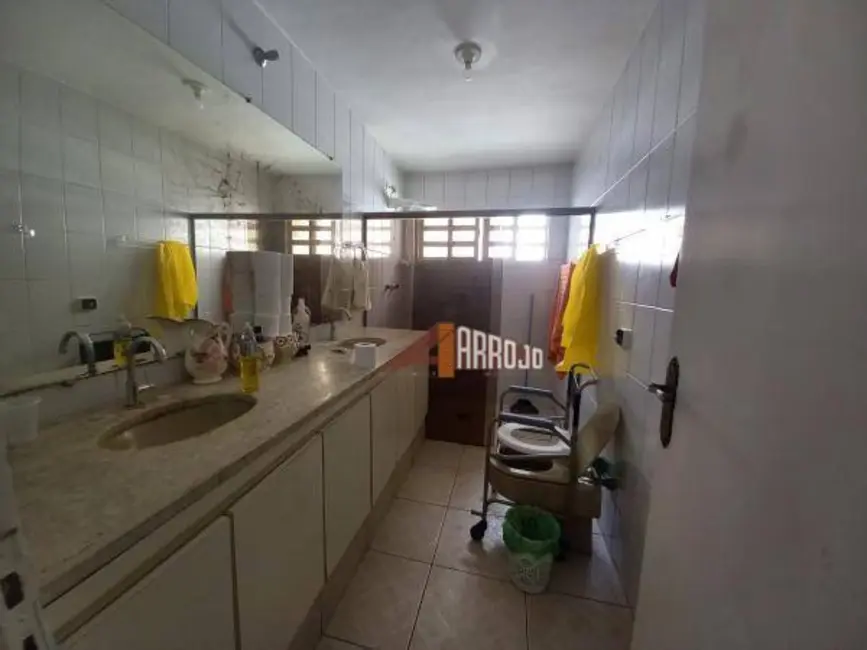 Casa com 2 quartos à venda, 300m2 em Vila Buenos Aires, São Paulo - SP - imagem 9 Foto 9 de Casa com 2 quartos à venda, 300m2 em Vila Buenos Aires, São Paulo - SP