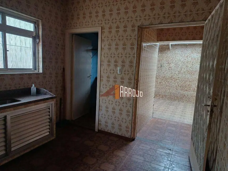 Casa com 3 quartos à venda, 300m2 em Jardim Lisboa, São Paulo - SP - imagem 4 Foto 4 de Casa com 3 quartos à venda, 300m2 em Jardim Lisboa, São Paulo - SP