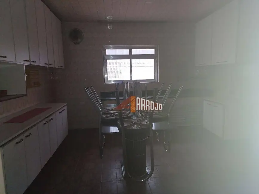 Casa com 3 quartos à venda, 300m2 em Jardim Lisboa, São Paulo - SP - imagem 6 Foto 6 de Casa com 3 quartos à venda, 300m2 em Jardim Lisboa, São Paulo - SP