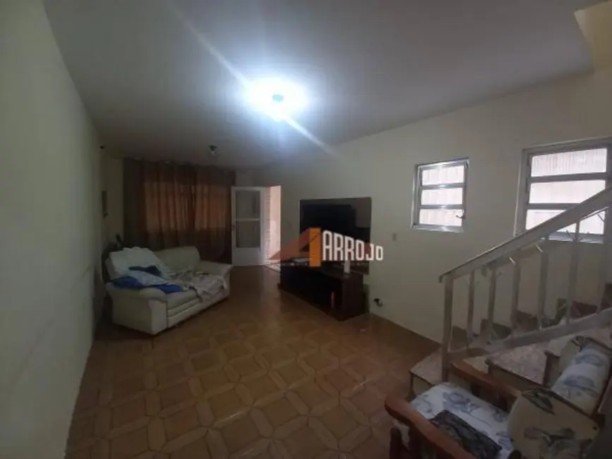 Foto 1 de Sobrado com 3 quartos à venda, 200m2 em Burgo Paulista, São Paulo - SP