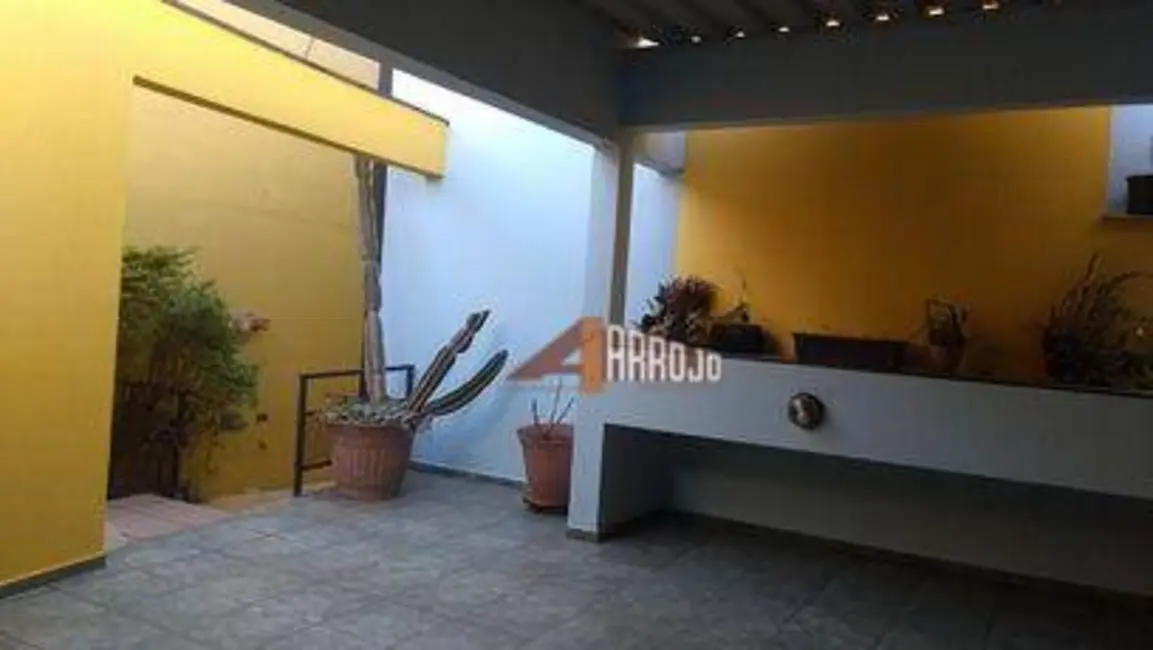 Sobrado com 3 quartos à venda, 250m2 em Cidade Patriarca, São Paulo - SP - imagem 5 Foto 5 de Sobrado com 3 quartos à venda, 250m2 em Cidade Patriarca, São Paulo - SP