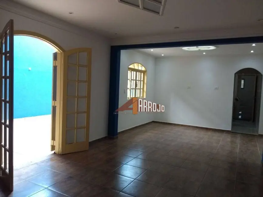 Casa com 3 quartos à venda, 329m2 em Burgo Paulista, São Paulo - SP - imagem 1 Foto 1 de Casa com 3 quartos à venda, 329m2 em Burgo Paulista, São Paulo - SP