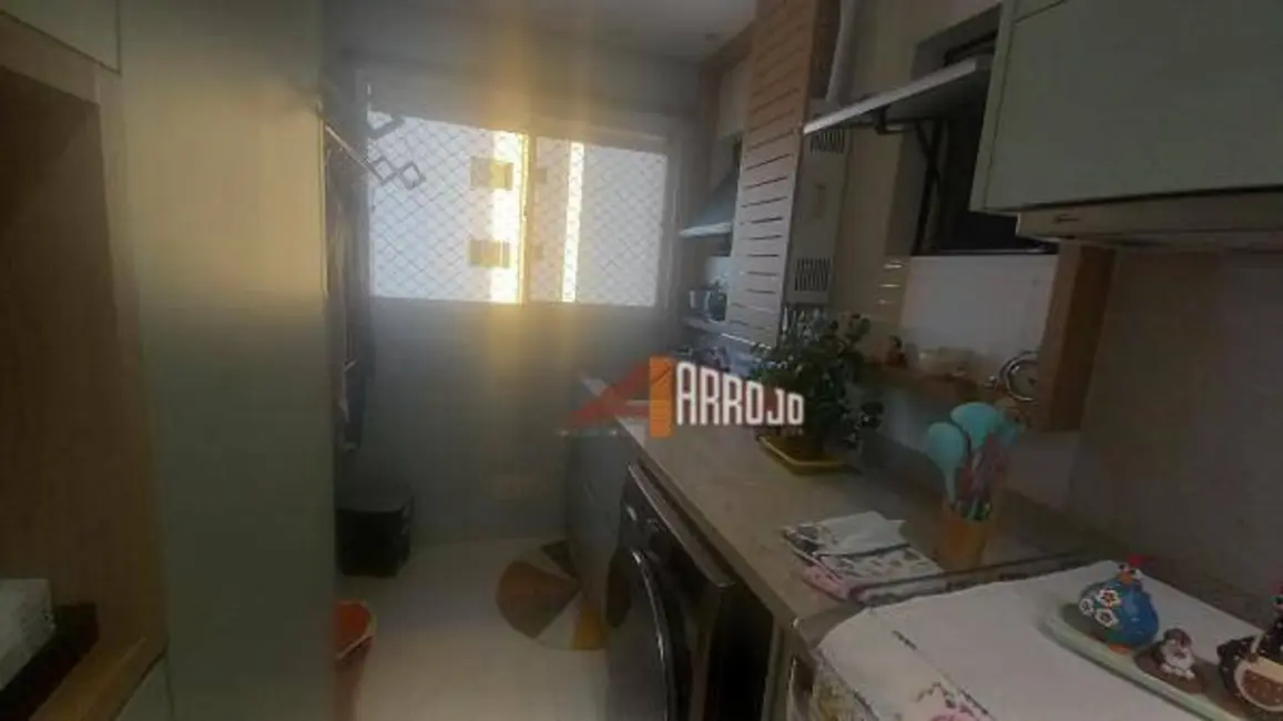 Foto 4 de Apartamento com 3 quartos à venda, 70m2 em Vila Domitila, São Paulo - SP