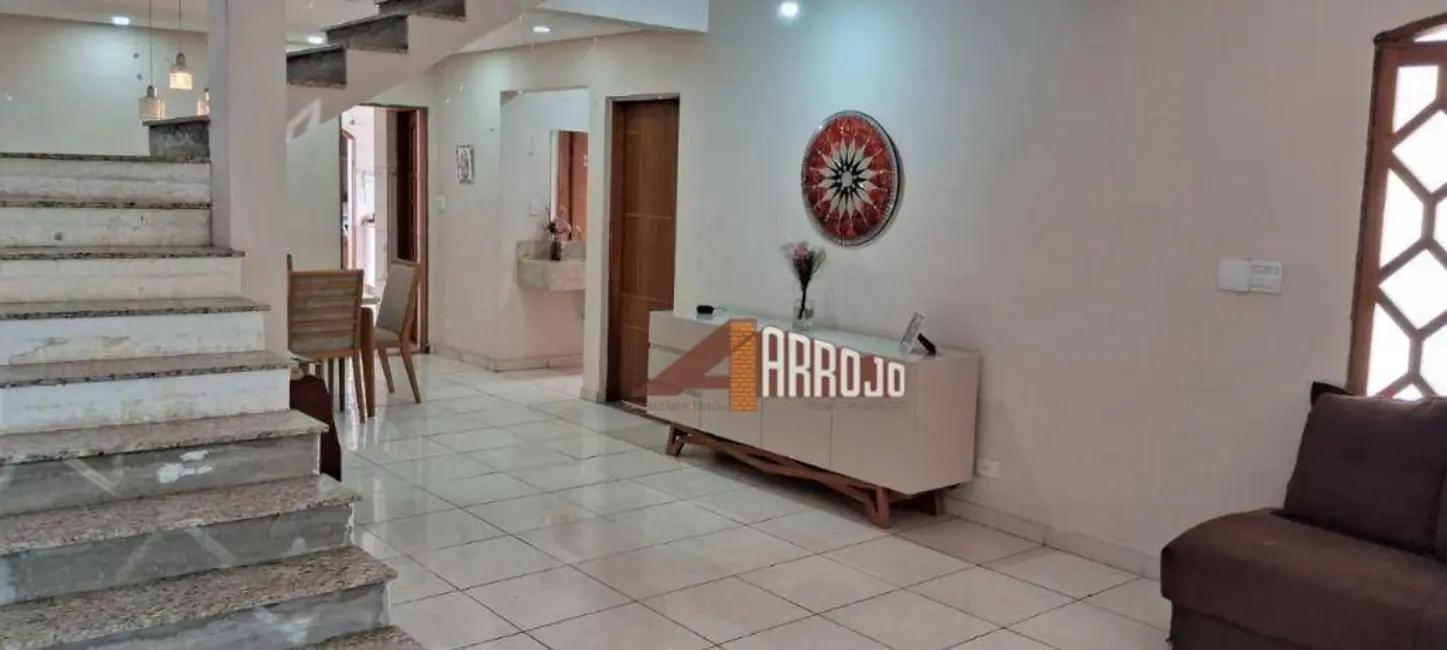 Foto 9 de Sobrado com 4 quartos à venda, 350m2 em Vila Santana, São Paulo - SP