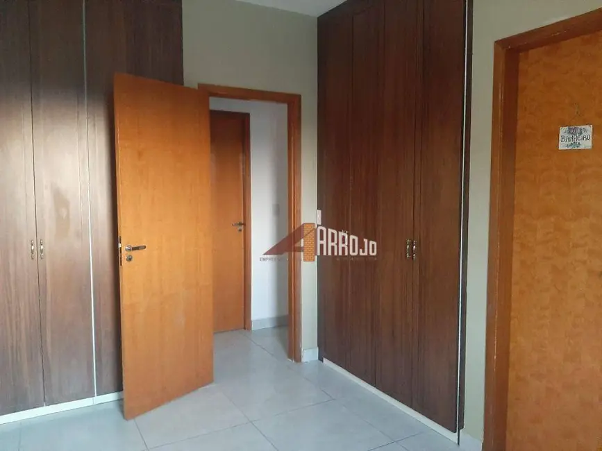 Foto 8 de Sobrado com 2 quartos à venda, 300m2 em Burgo Paulista, São Paulo - SP