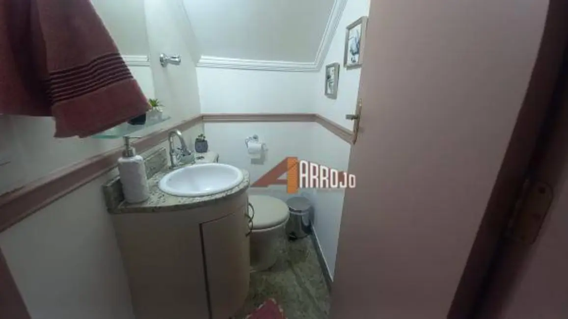 Sobrado com 2 quartos à venda, 400m2 em Vila Granada, São Paulo - SP - imagem 3 Foto 3 de Sobrado com 2 quartos à venda, 400m2 em Vila Granada, São Paulo - SP