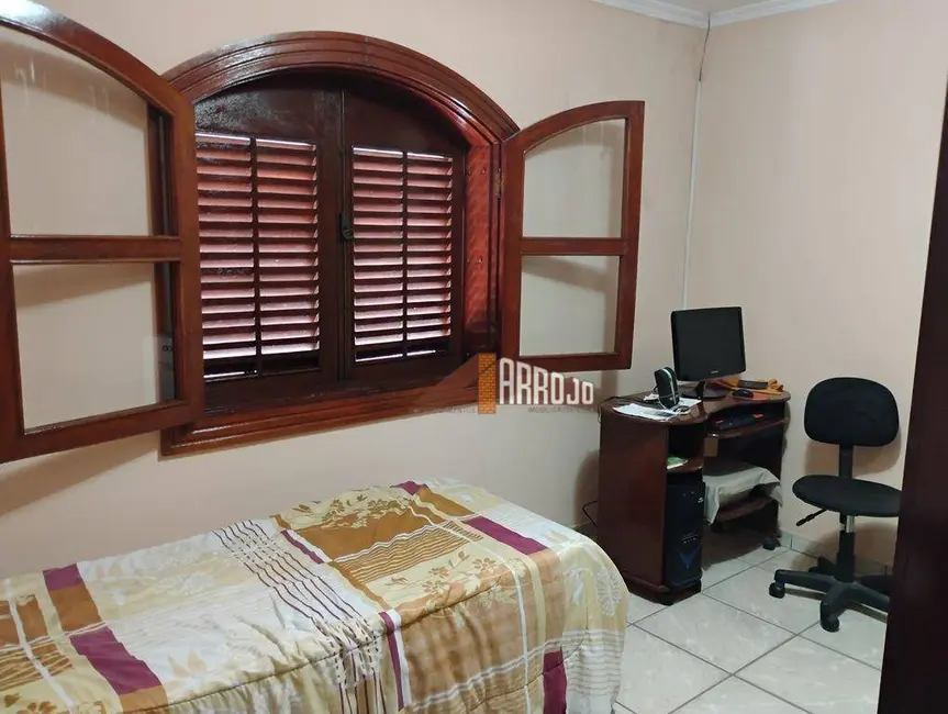 Sobrado com 3 quartos à venda, 210m2 em Vila Ré, São Paulo - SP - imagem 9 Foto 9 de Sobrado com 3 quartos à venda, 210m2 em Vila Ré, São Paulo - SP