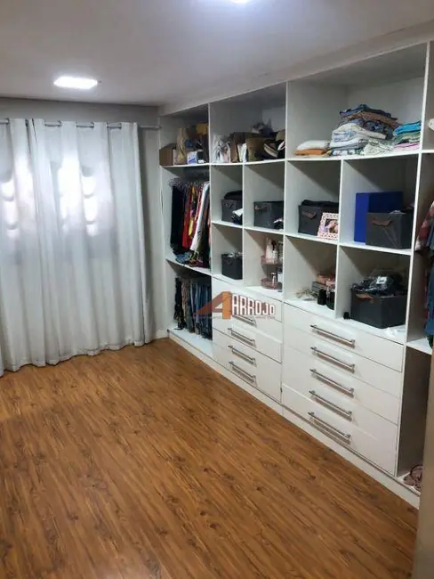 Sobrado com 3 quartos à venda, 200m2 em Penha de França, São Paulo - SP - imagem 7 Foto 7 de Sobrado com 3 quartos à venda, 200m2 em Penha de França, São Paulo - SP