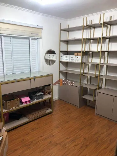 Sobrado com 3 quartos à venda, 200m2 em Penha de França, São Paulo - SP - imagem 8 Foto 8 de Sobrado com 3 quartos à venda, 200m2 em Penha de França, São Paulo - SP