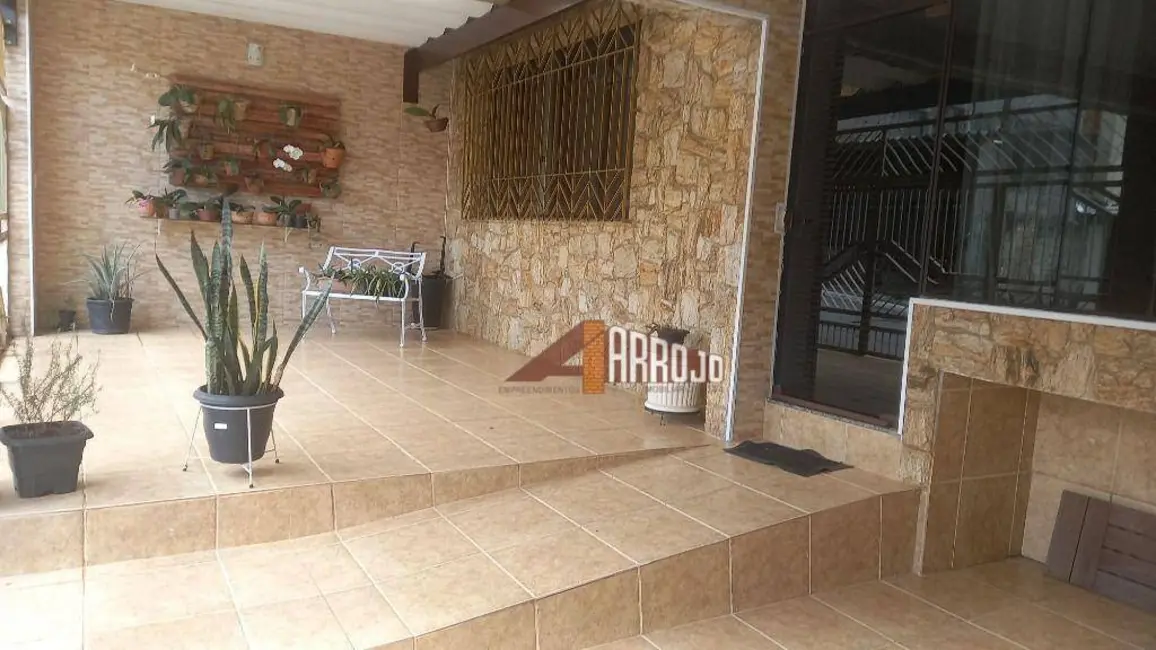 Sobrado com 2 quartos à venda, 134m2 em Vila Buenos Aires, São Paulo - SP - imagem 2 Foto 2 de Sobrado com 2 quartos à venda, 134m2 em Vila Buenos Aires, São Paulo - SP