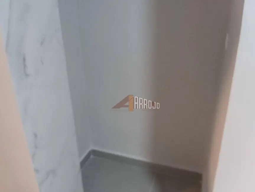 Casa com 3 quartos à venda, 184m2 em Vila Domitila, São Paulo - SP - imagem 9 Foto 9 de Casa com 3 quartos à venda, 184m2 em Vila Domitila, São Paulo - SP