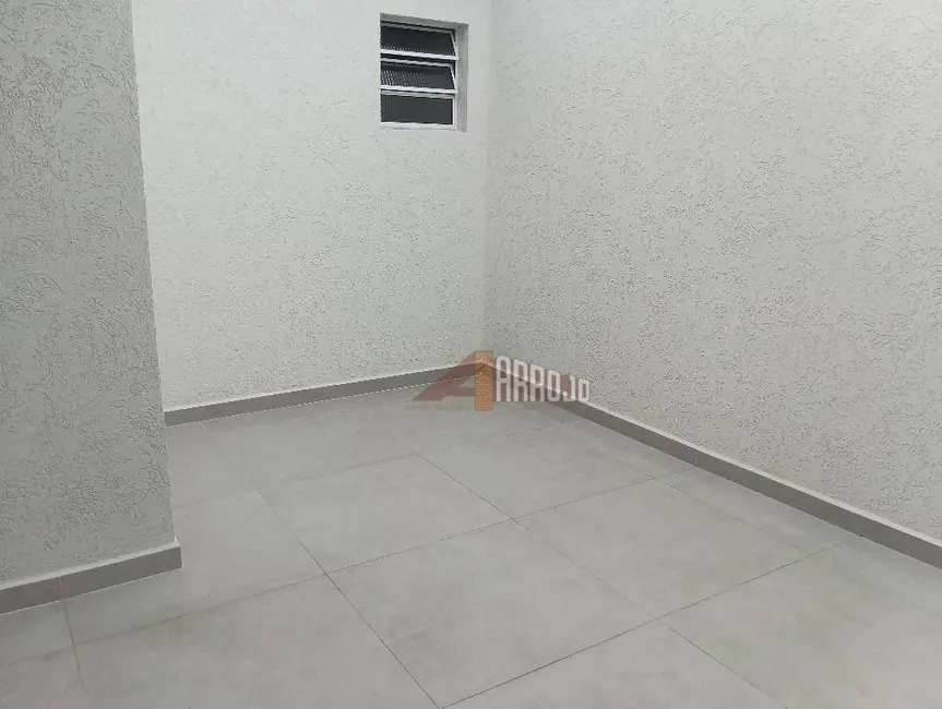 Casa com 3 quartos à venda, 184m2 em Vila Domitila, São Paulo - SP - imagem 8 Foto 8 de Casa com 3 quartos à venda, 184m2 em Vila Domitila, São Paulo - SP