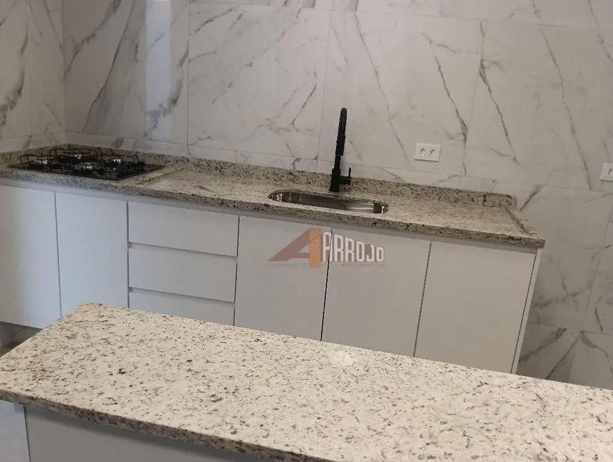 Casa com 3 quartos à venda, 184m2 em Vila Domitila, São Paulo - SP - imagem 5 Foto 5 de Casa com 3 quartos à venda, 184m2 em Vila Domitila, São Paulo - SP