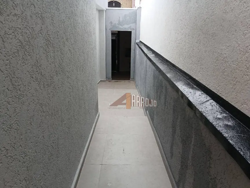 Casa com 3 quartos à venda, 184m2 em Vila Domitila, São Paulo - SP - imagem 3 Foto 3 de Casa com 3 quartos à venda, 184m2 em Vila Domitila, São Paulo - SP