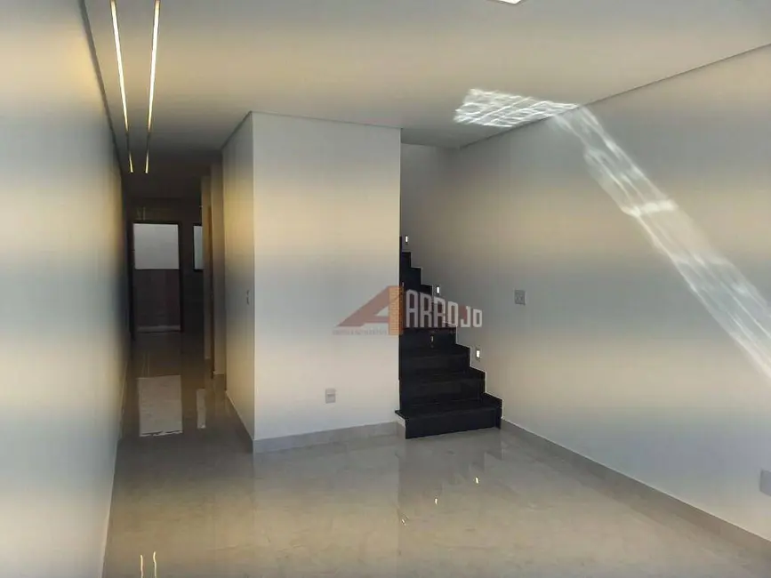 Sobrado com 3 quartos à venda, 70m2 em Vila São Geraldo, São Paulo - SP - imagem 2 Foto 2 de Sobrado com 3 quartos à venda, 70m2 em Vila São Geraldo, São Paulo - SP