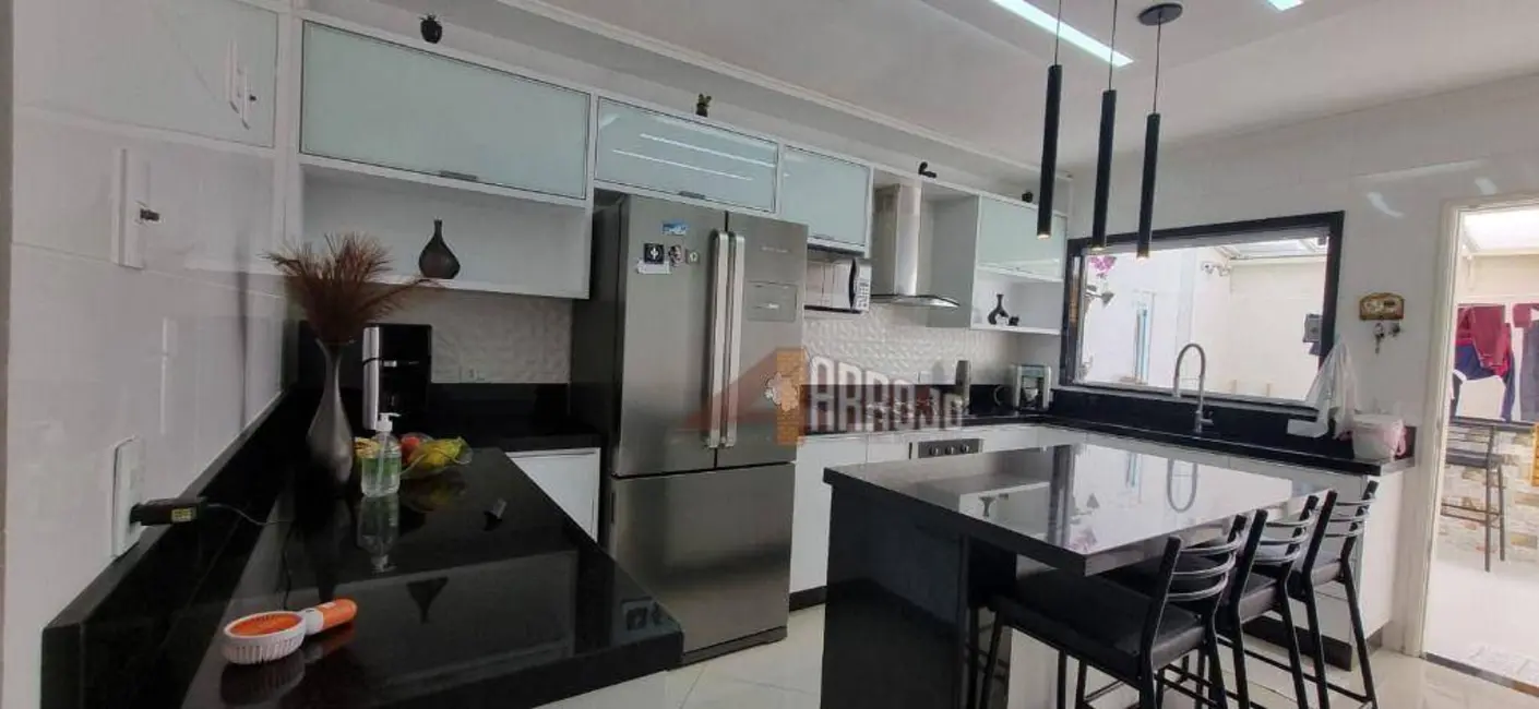 Sobrado com 3 quartos à venda, 90m2 em Chácara Cruzeiro do Sul, São Paulo - SP - imagem 3 Foto 3 de Sobrado com 3 quartos à venda, 90m2 em Chácara Cruzeiro do Sul, São Paulo - SP