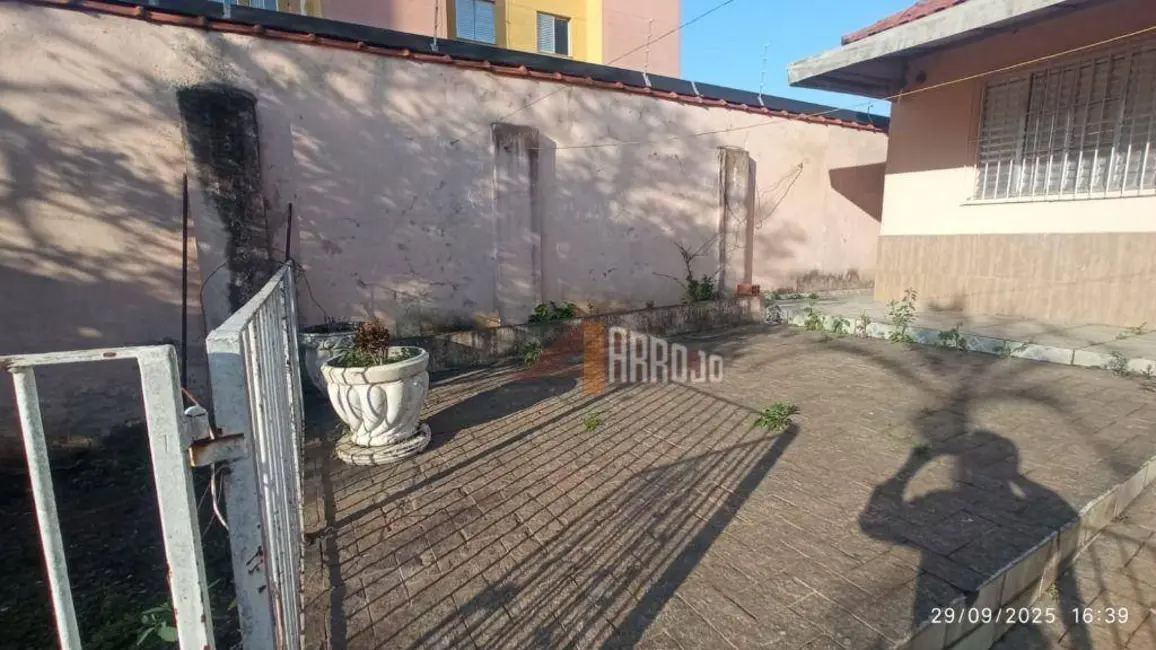 Casa com 2 quartos à venda, 400m2 em Vila Ré, São Paulo - SP - imagem 3 Foto 3 de Casa com 2 quartos à venda, 400m2 em Vila Ré, São Paulo - SP