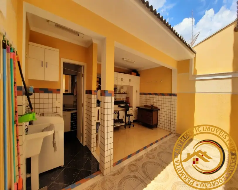 Casa com 3 quartos à venda, 179m2 em Loteamento Terras de São Pedro e São Paulo, Salto - SP - imagem 6 Foto 6 de Casa com 3 quartos à venda, 179m2 em Loteamento Terras de São Pedro e São Paulo, Salto - SP