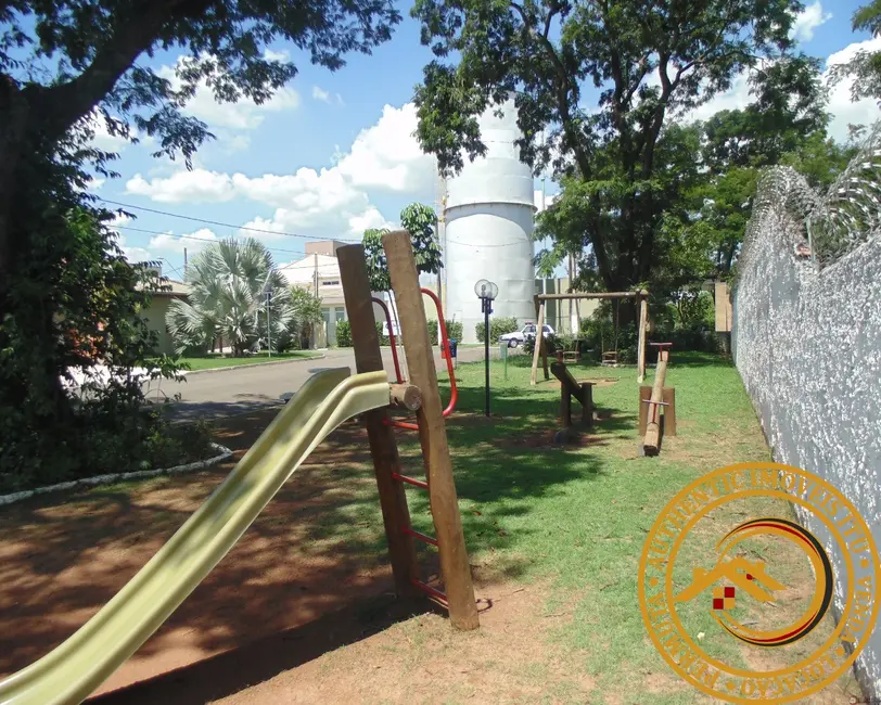 Foto 2 de Terreno / Lote à venda, 300m2 em Salto - SP