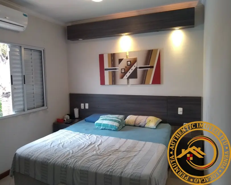 Foto 2 de Casa de Condomínio com 3 quartos à venda, 250m2 em Chácaras Leonardi, Itu - SP