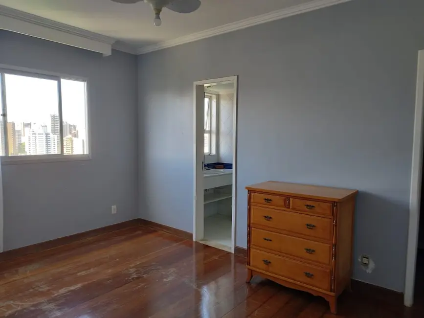 Apartamento com 4 quartos à venda, 180m2 em Itaigara, Salvador - BA - imagem 9 Foto 9 de Apartamento com 4 quartos à venda, 180m2 em Itaigara, Salvador - BA