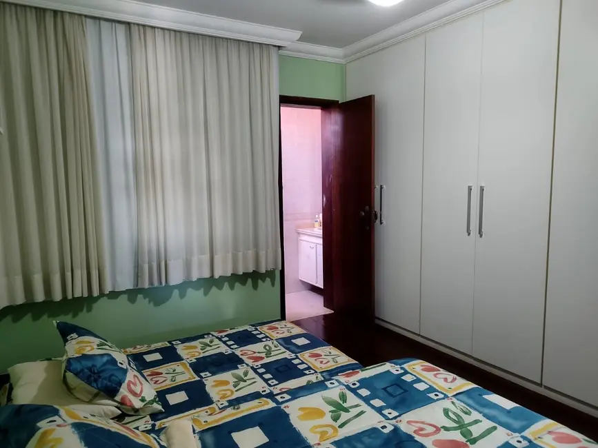 Casa com 3 quartos à venda, 600m2 em Itaigara, Salvador - BA - imagem 6 Foto 6 de Casa com 3 quartos à venda, 600m2 em Itaigara, Salvador - BA