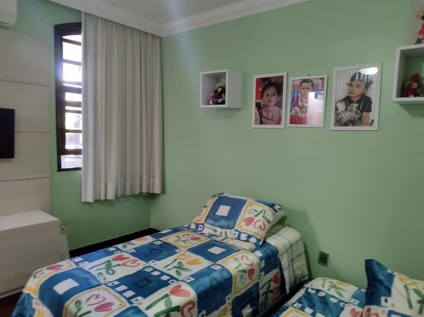 Casa com 3 quartos à venda, 600m2 em Itaigara, Salvador - BA - imagem 9 Foto 9 de Casa com 3 quartos à venda, 600m2 em Itaigara, Salvador - BA