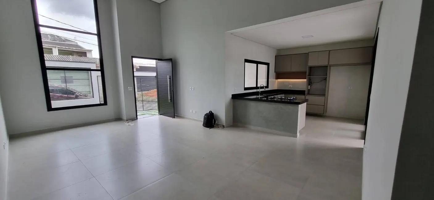 Foto 1 de Casa com 3 quartos à venda, 250m2 em Loteamento Villa Branca, Jacarei - SP