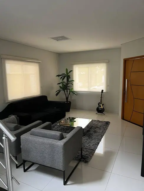 Foto 2 de Casa com 4 quartos à venda e para alugar, 270m2 em Sao Jose Dos Campos - SP