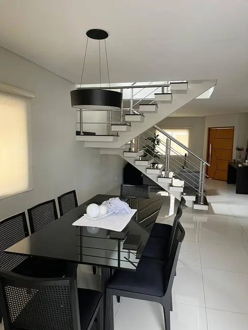 Foto 7 de Casa com 4 quartos à venda e para alugar, 270m2 em Sao Jose Dos Campos - SP