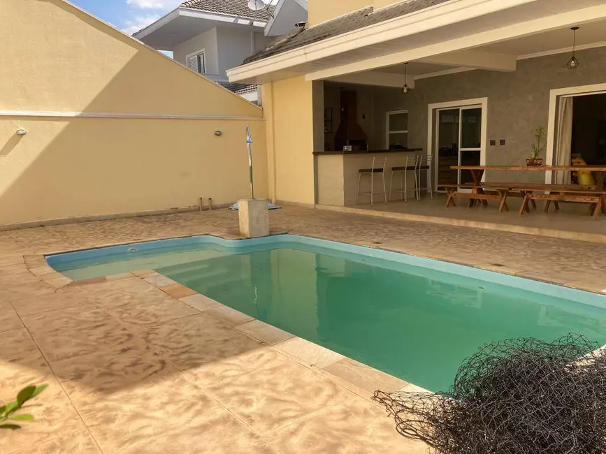 Casa com 3 quartos à venda, 350m2 em Sao Jose Dos Campos - SP - imagem 3 Foto 3 de Casa com 3 quartos à venda, 350m2 em Sao Jose Dos Campos - SP