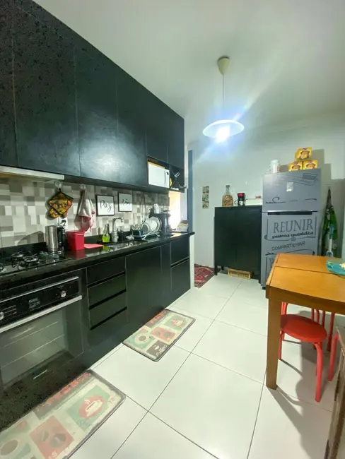 Foto 2 de Casa com 2 quartos à venda, 60m2 em Jardim Marcondes, Jacarei - SP