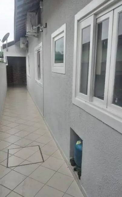 Foto 3 de Casa com 2 quartos à venda, 125m2 em Sao Jose Dos Campos - SP