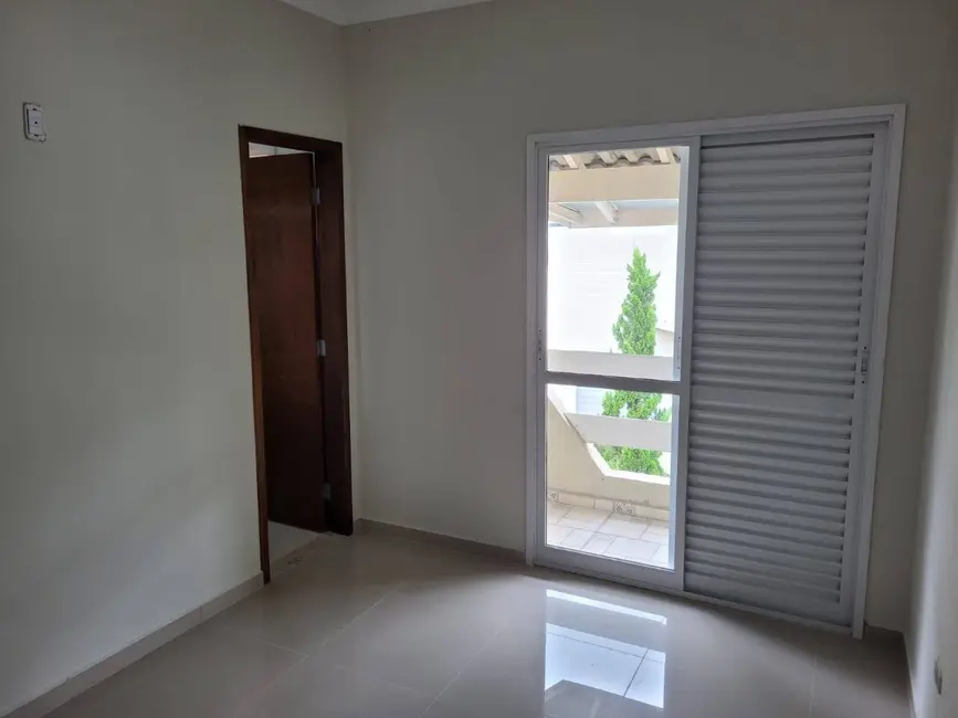 Casa com 3 quartos à venda, 83m2 em Sao Jose Dos Campos - SP - imagem 4 Foto 4 de Casa com 3 quartos à venda, 83m2 em Sao Jose Dos Campos - SP