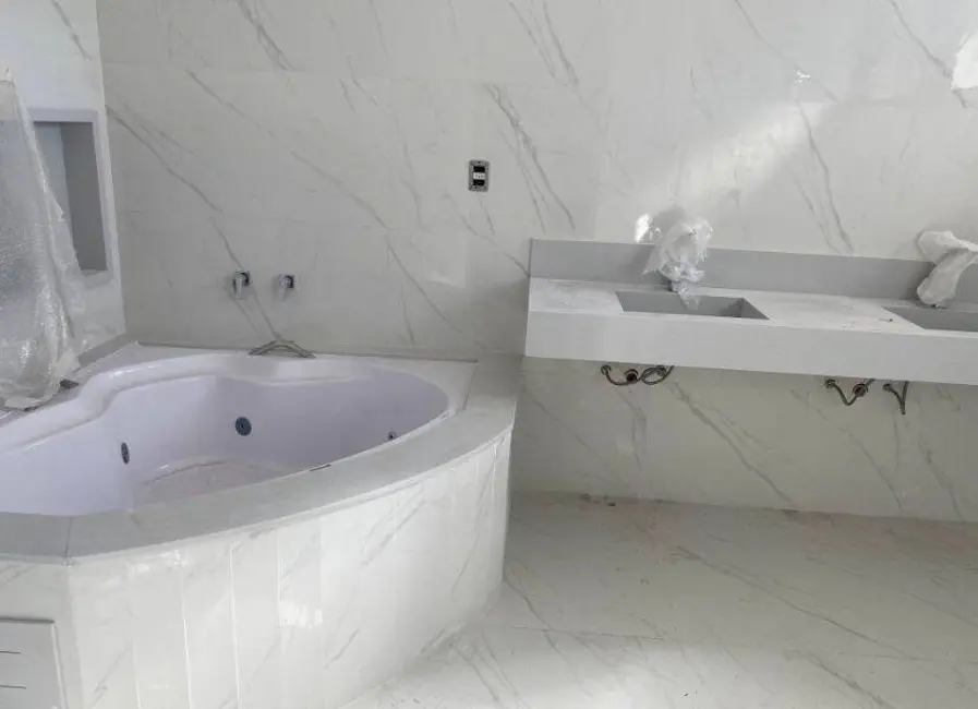 Foto 3 de Casa com 4 quartos à venda, 600m2 em Sao Jose Dos Campos - SP