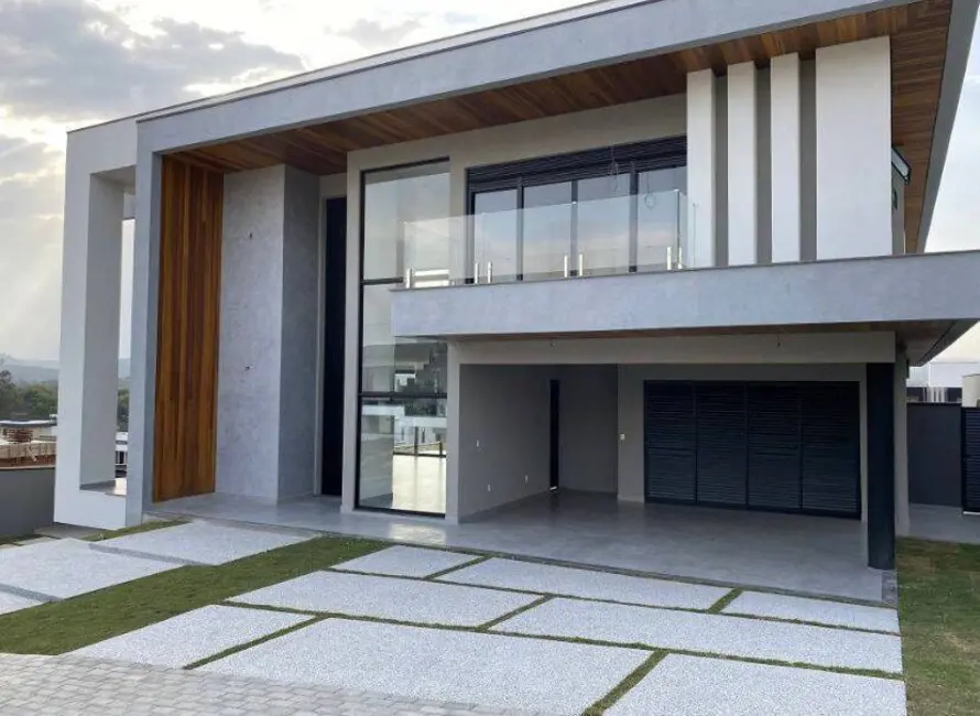 Foto 1 de Casa com 4 quartos à venda, 600m2 em Sao Jose Dos Campos - SP