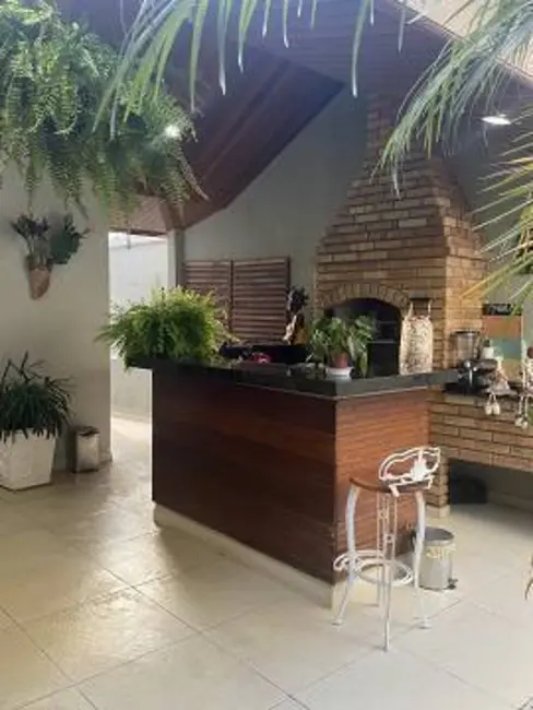 Casa de Condomínio com 3 quartos à venda, 226m2 em Sao Jose Dos Campos - SP - imagem 5 Foto 5 de Casa de Condomínio com 3 quartos à venda, 226m2 em Sao Jose Dos Campos - SP