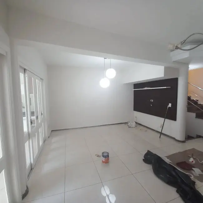 Foto 2 de Casa de Condomínio com 3 quartos à venda, 350m2 em Sao Jose Dos Campos - SP