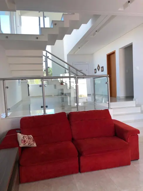 Casa de Condomínio com 4 quartos à venda e para alugar, 450m2 em Sao Jose Dos Campos - SP - imagem 5 Foto 5 de Casa de Condomínio com 4 quartos à venda e para alugar, 450m2 em Sao Jose Dos Campos - SP